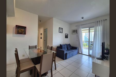 Apartamento à venda com 75m², 2 quartos e 3 vagasSala