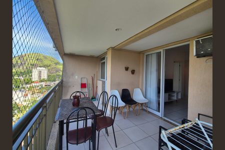 Apartamento à venda com 75m², 2 quartos e 3 vagasVaranda