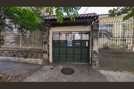 Casa à venda com 180m², 4 quartos e 1 vaga Casa à venda com 180m², 4 quartos e 1 vagaPlaca