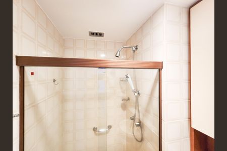 Apartamento para alugar com 60m², 2 quartos e 1 vaga Apartamento para alugar com 60m², 2 quartos e 1 vagaBanheiro da suite