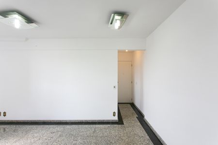 Apartamento para alugar com 74m², 3 quartos e 1 vagaSala