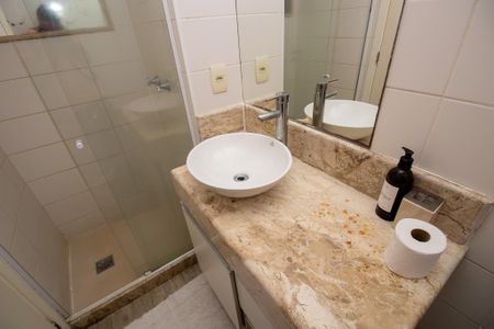 Apartamento à venda com 75m², 2 quartos e 3 vagasBanheiro da Suíte