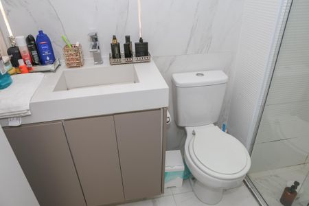 Apartamento à venda com 74m², 3 quartos e 1 vaga Apartamento à venda com 74m², 3 quartos e 1 vagaBanheiro Social