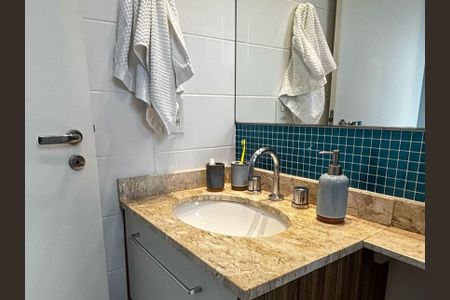 Apartamento à venda com 74m², 2 quartos e 2 vagas Apartamento à venda com 74m², 2 quartos e 2 vagasBanheiro Social
