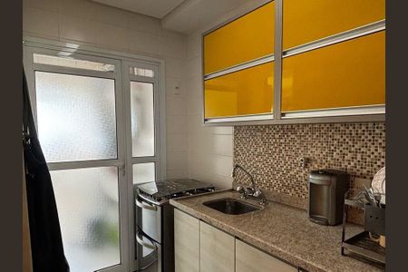 Apartamento à venda com 74m², 2 quartos e 2 vagas Apartamento à venda com 74m², 2 quartos e 2 vagasCozinha