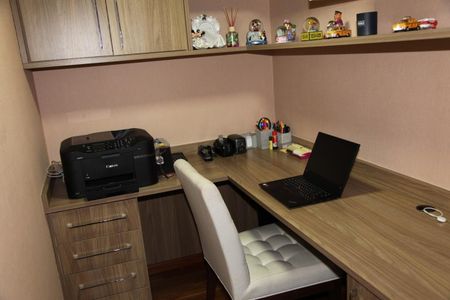 Apartamento à venda com 133m², 3 quartos e 2 vagas Apartamento à venda com 133m², 3 quartos e 2 vagasEscritório