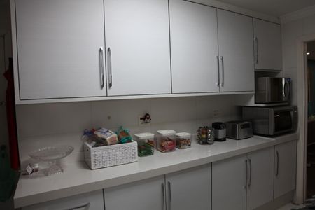 Apartamento à venda com 133m², 3 quartos e 2 vagas Apartamento à venda com 133m², 3 quartos e 2 vagasCozinha