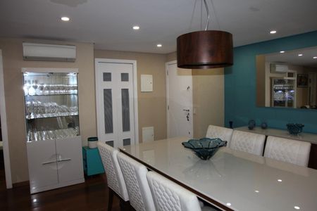 Apartamento à venda com 133m², 3 quartos e 2 vagas Apartamento à venda com 133m², 3 quartos e 2 vagasSala de Jantar