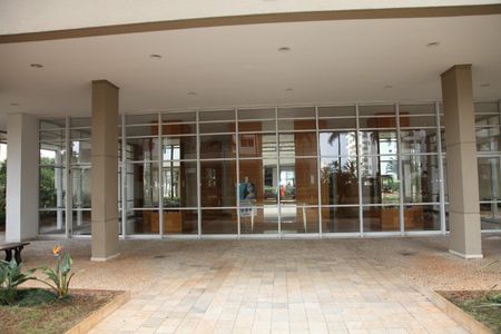 Apartamento à venda com 133m², 3 quartos e 2 vagas Apartamento à venda com 133m², 3 quartos e 2 vagasEntrada