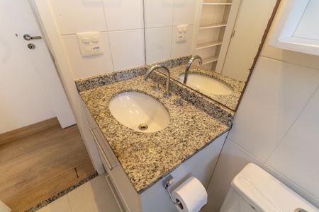 Apartamento à venda com 94m², 3 quartos e 1 vagaBanheiro da Suíte