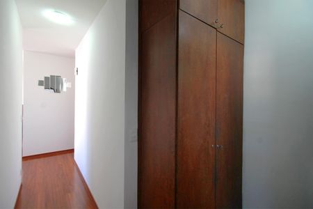 Corredor de apartamento à venda com 2 quartos, 102m² em Nova Suíça, Belo Horizonte