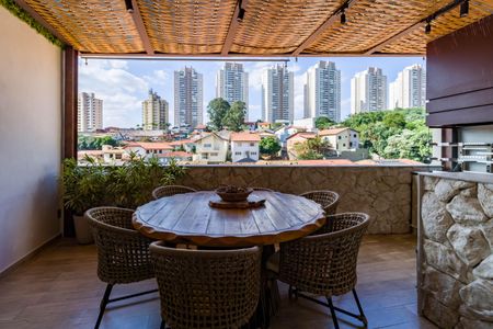 Casa de condomínio à venda com 230m², 3 quartos e 4 vagasSala