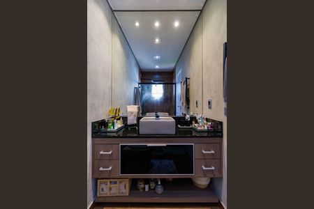 Casa de condomínio à venda com 230m², 3 quartos e 4 vagasBanheiro Suíte 3