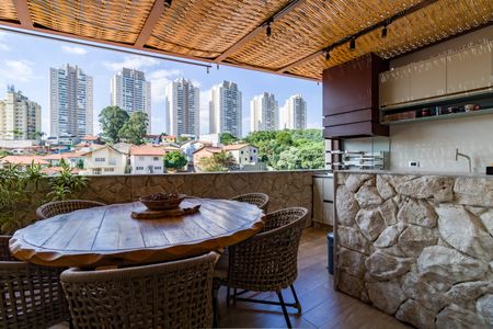 Casa de condomínio à venda com 230m², 3 quartos e 4 vagasSala