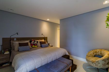 Casa de condomínio à venda com 230m², 3 quartos e 4 vagasSuíte 3