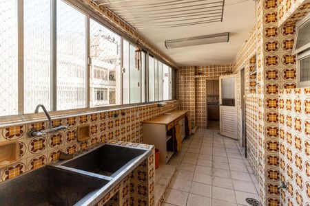 Apartamento para alugar com 200m², 3 quartos e 1 vagaÁrea de Serviço