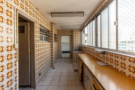 Apartamento para alugar com 200m², 3 quartos e 1 vagaÁrea de Serviço