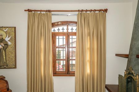 Casa à venda com 370m², 6 quartos e 4 vagas Casa à venda com 370m², 6 quartos e 4 vagasQuarto 2