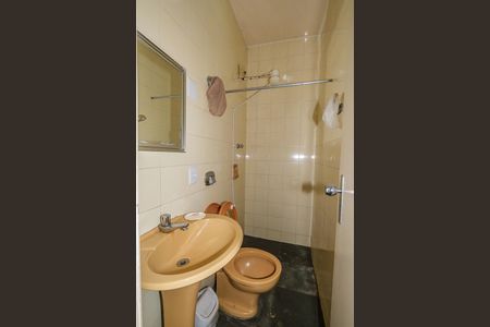 Casa à venda com 370m², 6 quartos e 4 vagas Casa à venda com 370m², 6 quartos e 4 vagasBanheiro de serviço 1