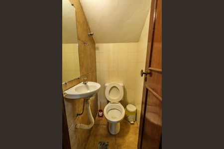 Casa à venda com 370m², 6 quartos e 4 vagas Casa à venda com 370m², 6 quartos e 4 vagasBanheiro de serviço 2