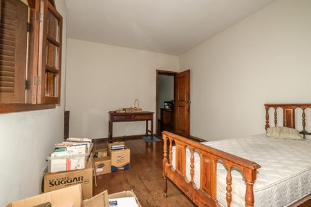 Casa à venda com 370m², 6 quartos e 4 vagas Casa à venda com 370m², 6 quartos e 4 vagasQuarto 3