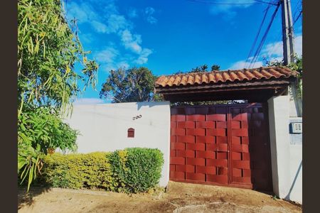 Casa à venda com 70m², 3 quartos e 6 vagasFachada