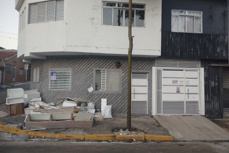 Casa para alugar com 80m², 2 quartos e 1 vaga Casa para alugar com 80m², 2 quartos e 1 vagaFachada