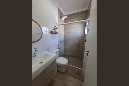 Casa à venda com 211m², 3 quartos e 3 vagas Casa à venda com 211m², 3 quartos e 3 vagasBanheiro 2