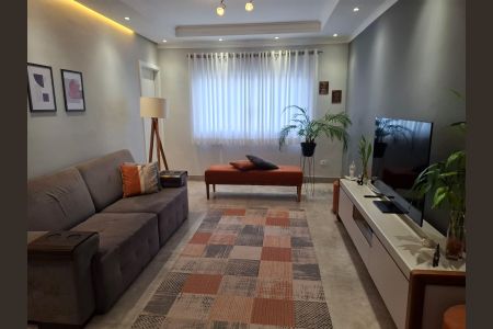 Casa à venda com 211m², 3 quartos e 3 vagas Casa à venda com 211m², 3 quartos e 3 vagasSala