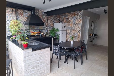 Casa à venda com 211m², 3 quartos e 3 vagas Casa à venda com 211m², 3 quartos e 3 vagasChurrasqueira