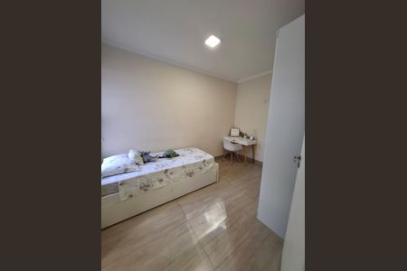 Casa à venda com 211m², 3 quartos e 3 vagas Casa à venda com 211m², 3 quartos e 3 vagasQuarto 2