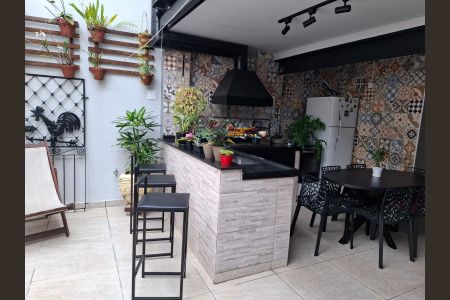 Casa à venda com 211m², 3 quartos e 3 vagas Casa à venda com 211m², 3 quartos e 3 vagasChurrasqueira