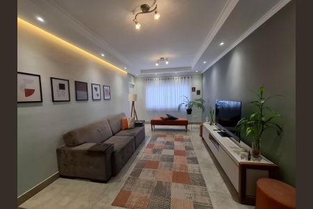 Casa à venda com 211m², 3 quartos e 3 vagas Casa à venda com 211m², 3 quartos e 3 vagasSala