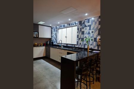 Casa à venda com 211m², 3 quartos e 3 vagas Casa à venda com 211m², 3 quartos e 3 vagasCozinha