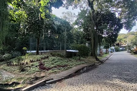 Casa de condomínio à venda com 640m², 3 quartos e 6 vagas Casa de condomínio à venda com 640m², 3 quartos e 6 vagasÁrea comum