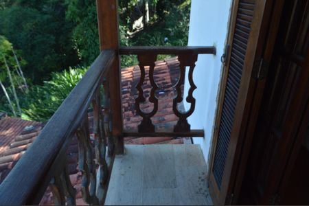 Casa de condomínio à venda com 640m², 3 quartos e 6 vagas Casa de condomínio à venda com 640m², 3 quartos e 6 vagasVaranda 1 da Suíte 3