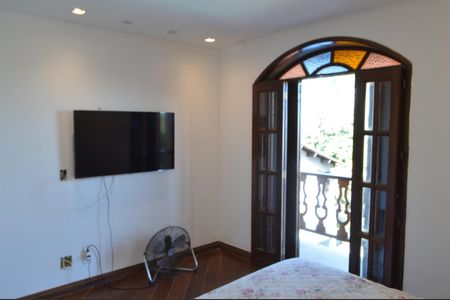 Casa de condomínio à venda com 640m², 3 quartos e 6 vagas Casa de condomínio à venda com 640m², 3 quartos e 6 vagasSuíte 3