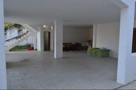 Casa de condomínio à venda com 640m², 3 quartos e 6 vagas Casa de condomínio à venda com 640m², 3 quartos e 6 vagasGaragem 2