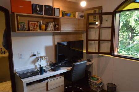 Casa de condomínio à venda com 640m², 3 quartos e 6 vagas Casa de condomínio à venda com 640m², 3 quartos e 6 vagasSuíte 1