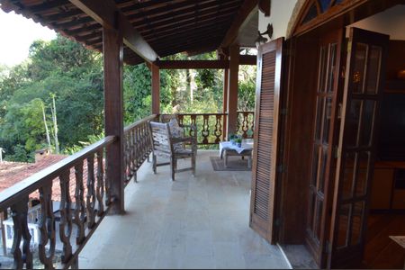 Casa de condomínio à venda com 640m², 3 quartos e 6 vagas Casa de condomínio à venda com 640m², 3 quartos e 6 vagasVaranda da Sala