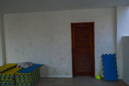 Casa de condomínio à venda com 640m², 3 quartos e 6 vagas Casa de condomínio à venda com 640m², 3 quartos e 6 vagasQuarto de Serviço