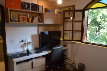 Casa de condomínio à venda com 640m², 3 quartos e 6 vagas Casa de condomínio à venda com 640m², 3 quartos e 6 vagasSuíte 1