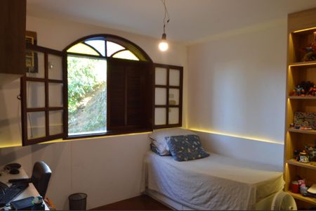 Casa de condomínio à venda com 640m², 3 quartos e 6 vagas Casa de condomínio à venda com 640m², 3 quartos e 6 vagasSuíte 1