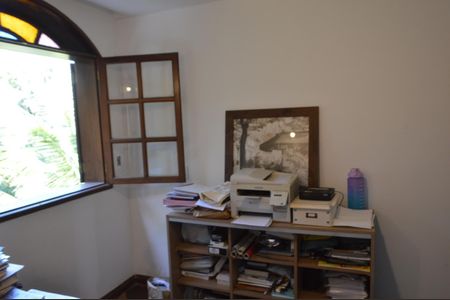 Casa de condomínio à venda com 640m², 3 quartos e 6 vagas Casa de condomínio à venda com 640m², 3 quartos e 6 vagasQuarto