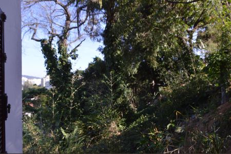 Casa de condomínio à venda com 640m², 3 quartos e 6 vagas Casa de condomínio à venda com 640m², 3 quartos e 6 vagasVista da Suíte 1