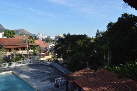 Casa de condomínio à venda com 640m², 3 quartos e 6 vagas Casa de condomínio à venda com 640m², 3 quartos e 6 vagasVista da Varanda