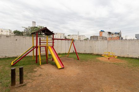Apartamento para alugar com 48m², 2 quartos e 1 vaga Apartamento para alugar com 48m², 2 quartos e 1 vagaÁrea Comum - Playground