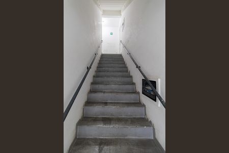 Apartamento para alugar com 48m², 2 quartos e 1 vaga Apartamento para alugar com 48m², 2 quartos e 1 vagaÁrea Comum - Escada