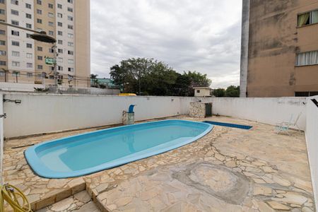 Apartamento para alugar com 48m², 2 quartos e 1 vaga Apartamento para alugar com 48m², 2 quartos e 1 vagaÁrea Comum - Piscina