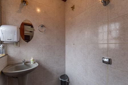 Casa à venda com 363m², 8 quartos e 4 vagas Casa à venda com 363m², 8 quartos e 4 vagasLavabo